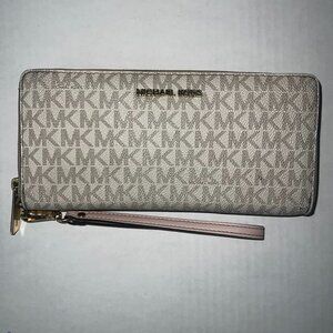 Michael Kors Jet Set Travel Wristlet Wallet Clutch Beige MK Logo Zip Around